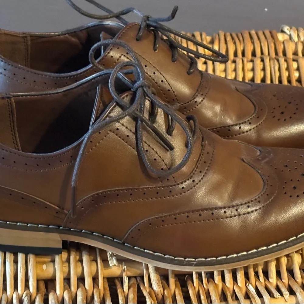 Stacy Adams Dunbar Wingtip Oxford -Boys size 2.5